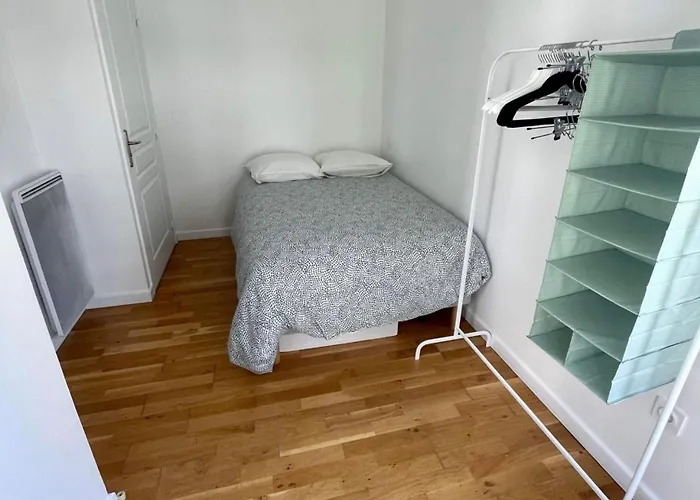 Two-rooms With Balcony In Apartment Nizza